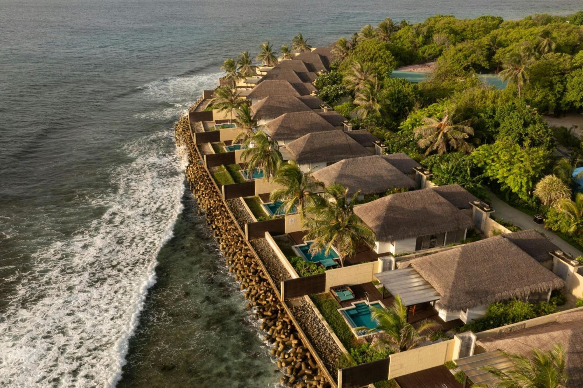 Sheraton Maldives Full Moon & 5* Hulhumale